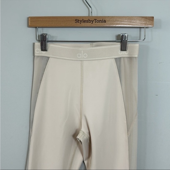 ALO Airlift High Waist Ballet Dream Legging Mesh Side Panel Performance Cream XS - Picture 6 of 13